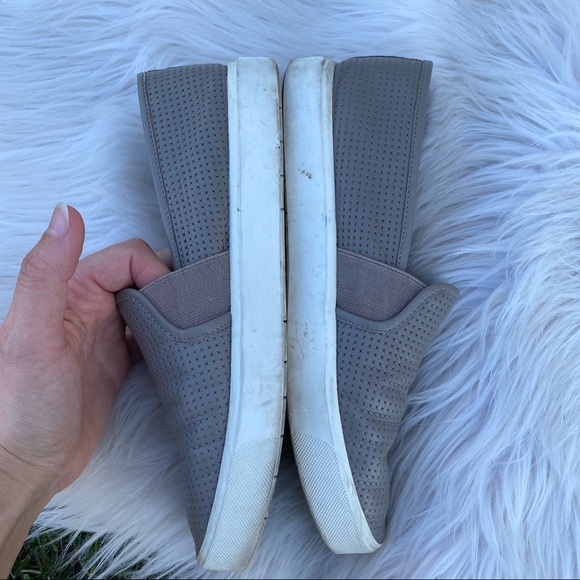 Vince perforated eyelet flat loafers 7 - Picture 4 of 8